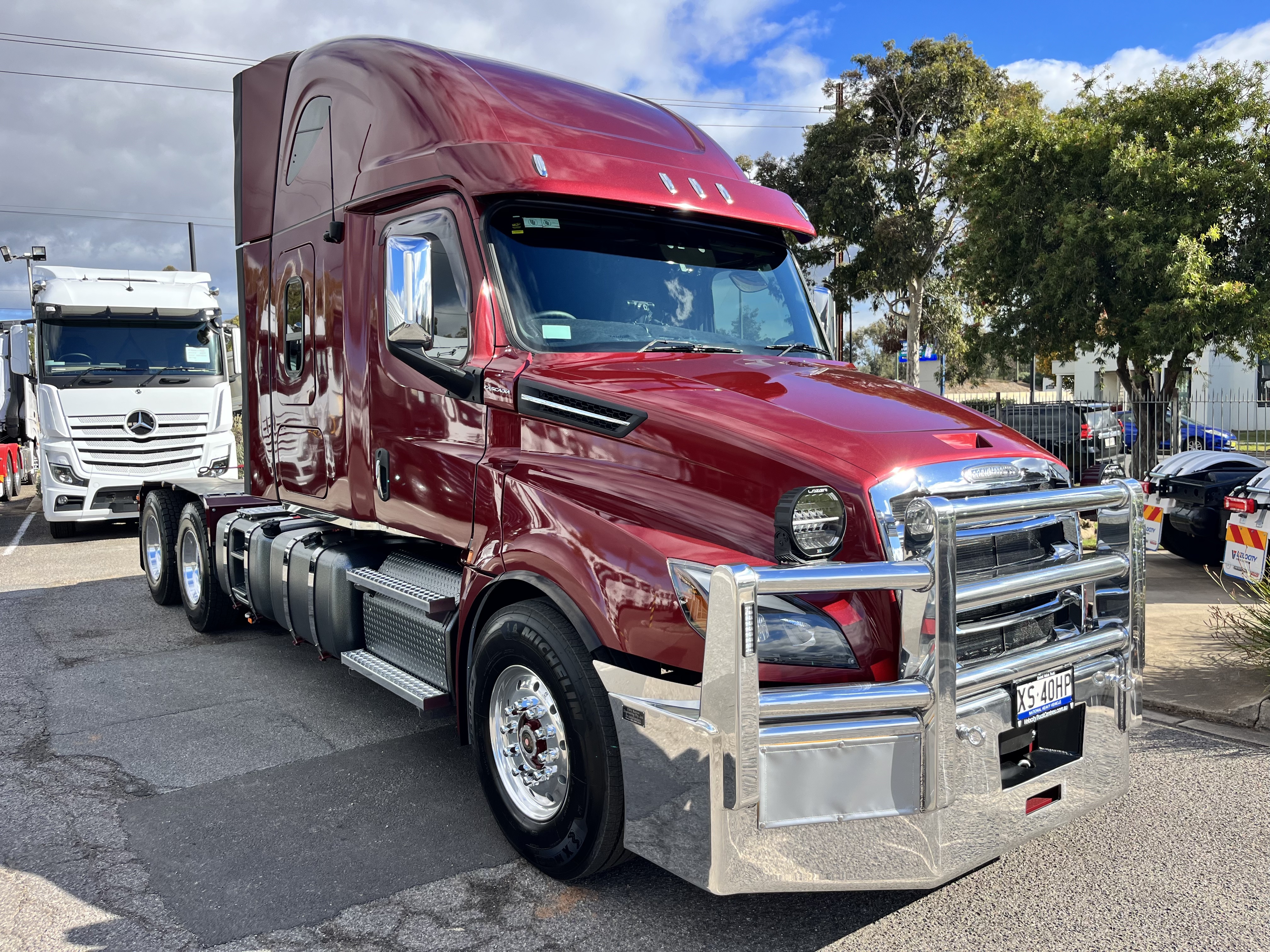 brand new Freightliner Cascadia 126