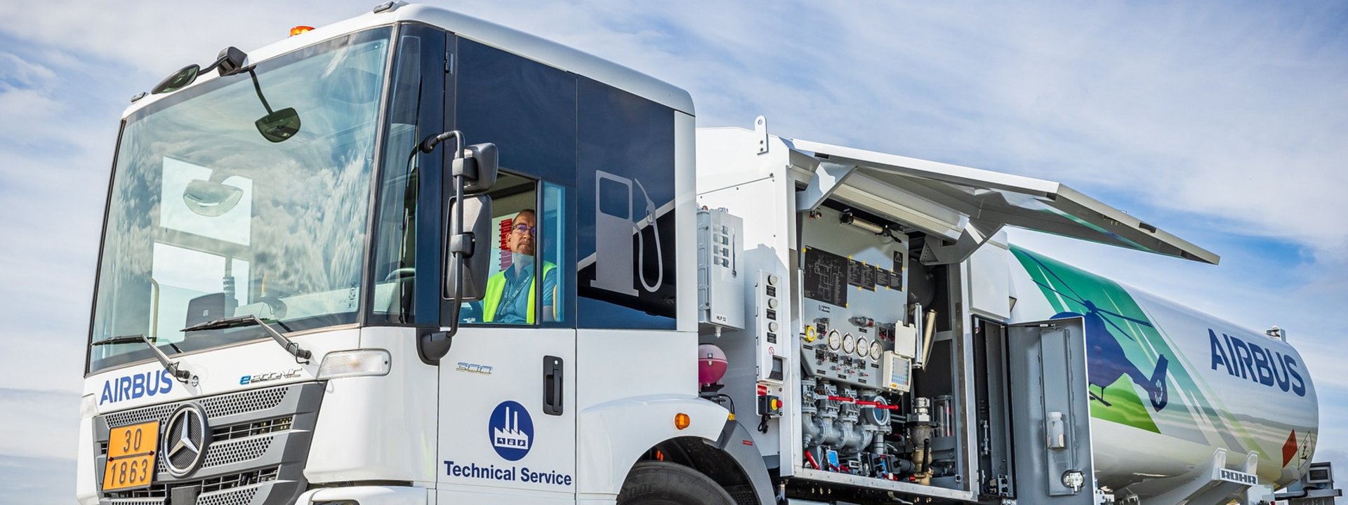 Charge once, refuel for a week: The eEconic as a helicopter refueling vehicle at Airbus