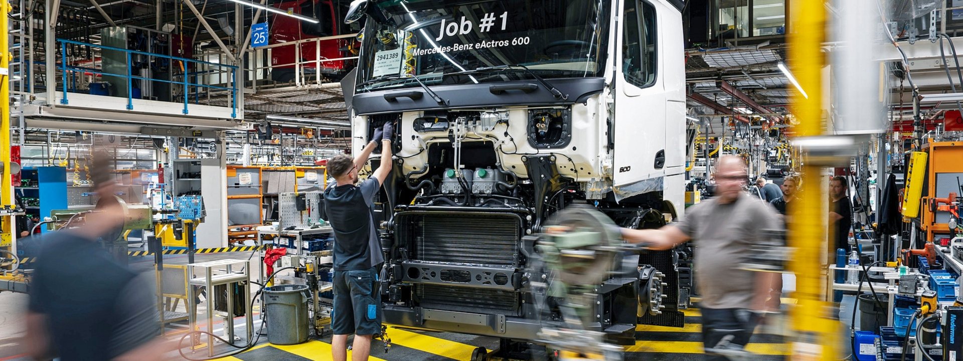 Daimler Truck celebrates series launch of the Mercedes-Benz eActros 600 for long-distance haulage in Wörth