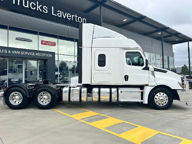 2020 Freightliner Cascadia 