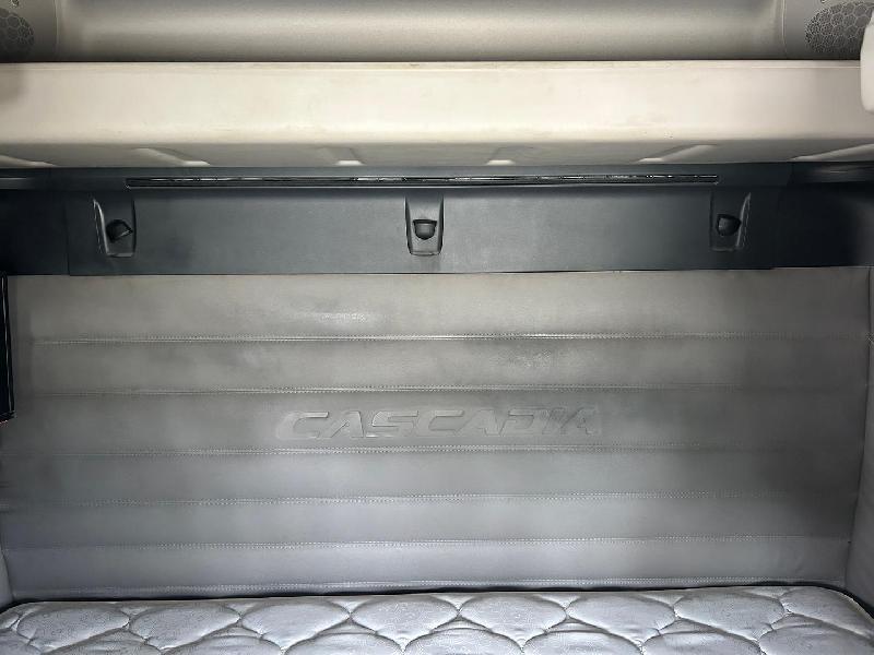 2020 Freightliner Cascadia 