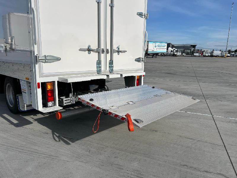 2024 Fuso Canter 515 