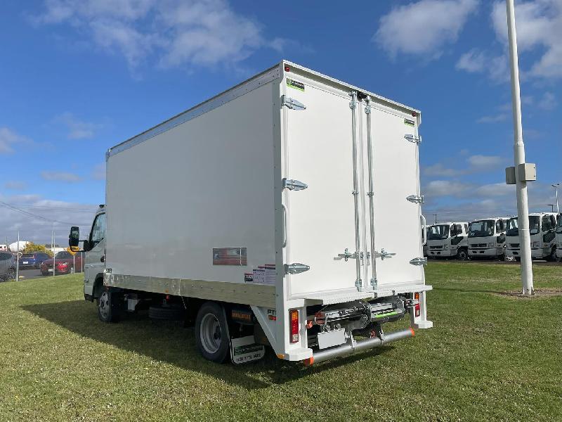 2025 Fuso Canter 515 
