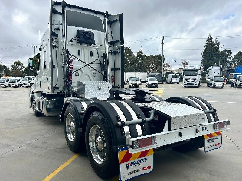 2020 Freightliner Cascadia 