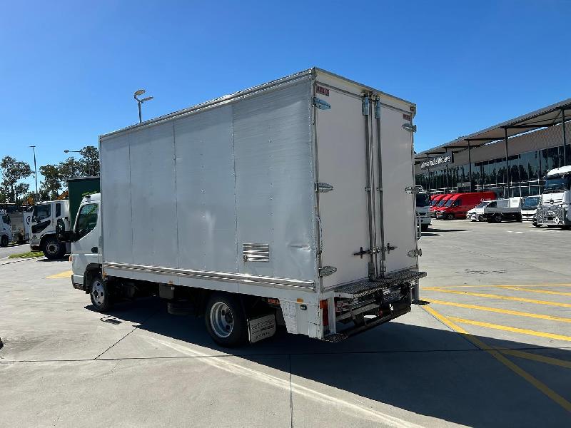 2018 Fuso CANTER 515 