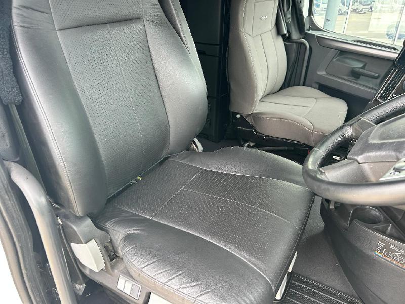 2020 Freightliner Cascadia 
