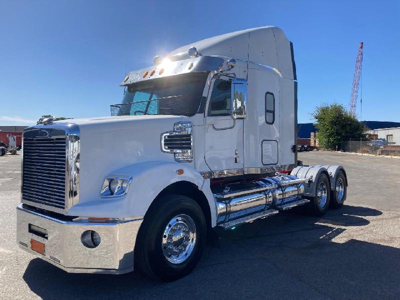 2012 Freightliner Coronado 122 