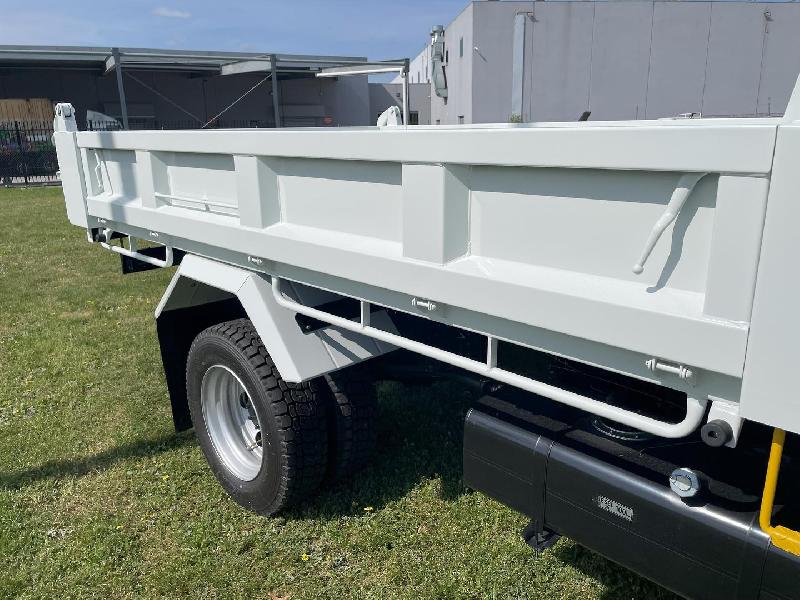 2024 Fuso Canter 815 