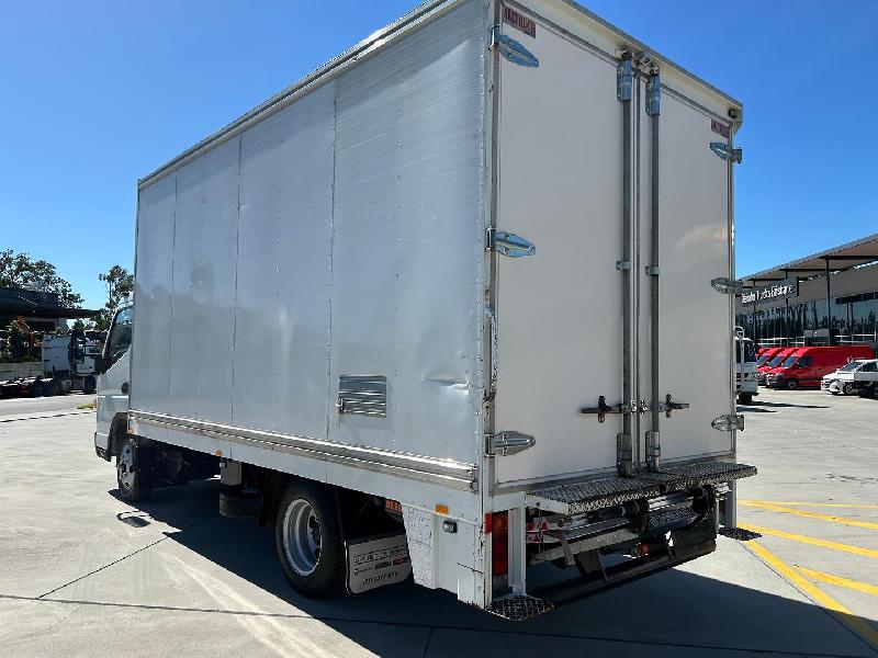 2018 Fuso CANTER 515 