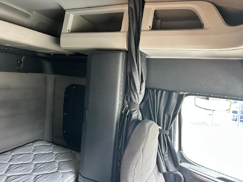 2020 Freightliner Cascadia 