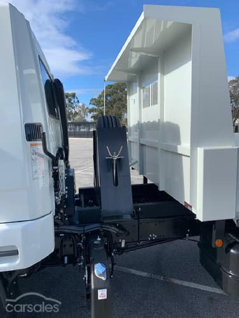 2024 Fuso Fighter 1124 MANUAL Tipper White