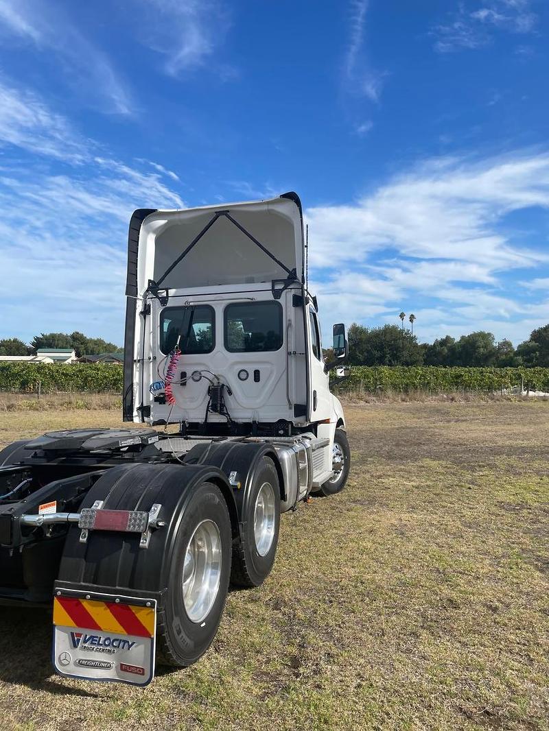 2024 Freightliner Cascadia 126 