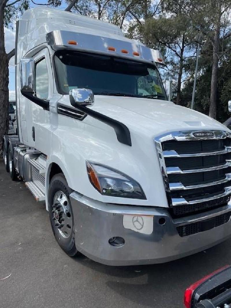 2023 Freightliner Cascadia 126 126
