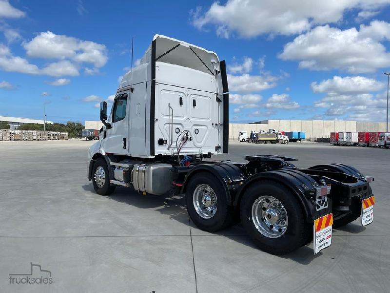 2023 Freightliner Cascadia 116 