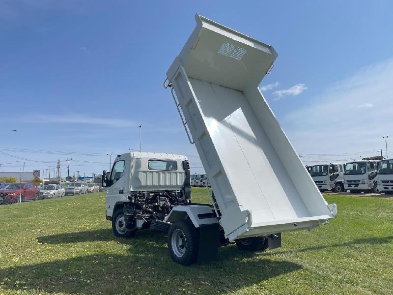 2024 Fuso Canter 815 