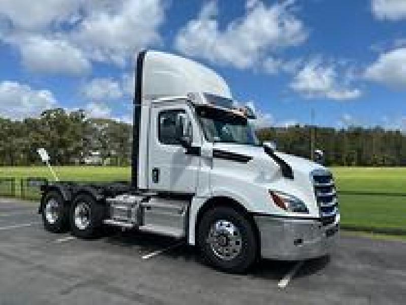 2023 Freightliner Cascadia 116 