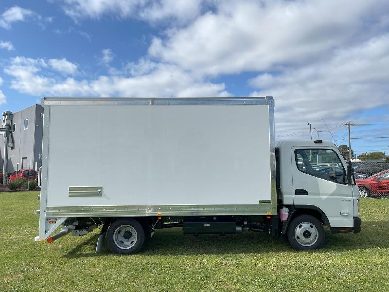 2025 Fuso Canter 515 