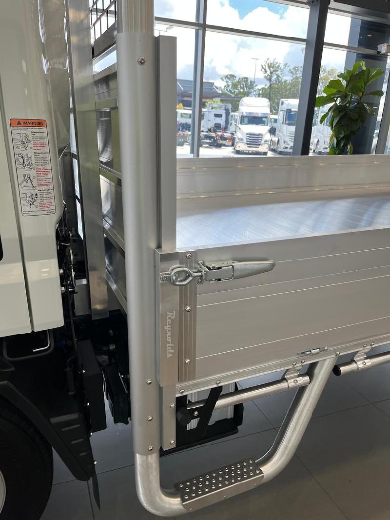 2024 Fuso Canter 515 