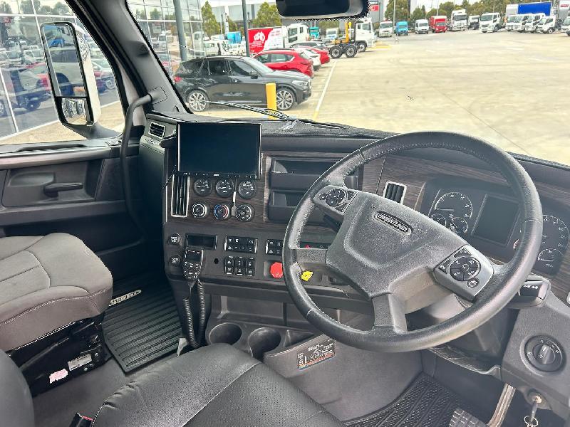 2020 Freightliner Cascadia 