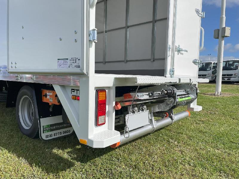 2025 Fuso Canter 515 