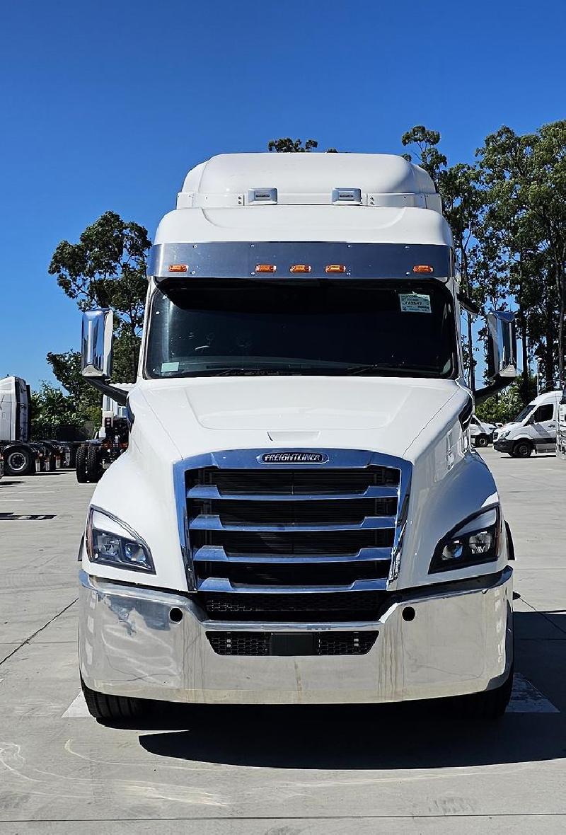 2024 Freightliner Cascadia 126