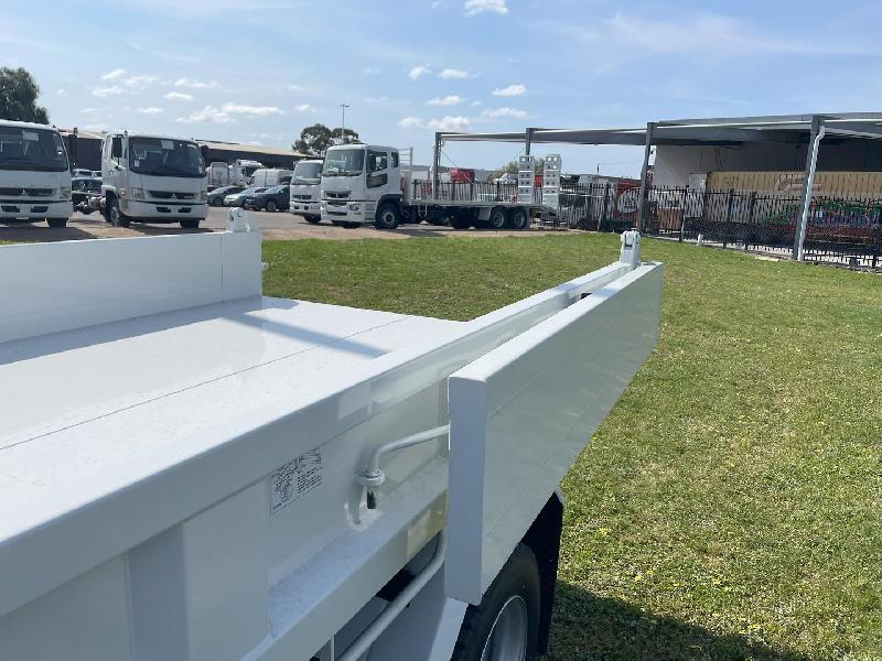 2024 Fuso Canter 815 