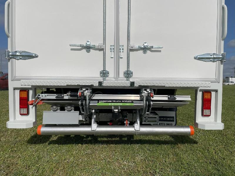 2025 Fuso Canter 515 