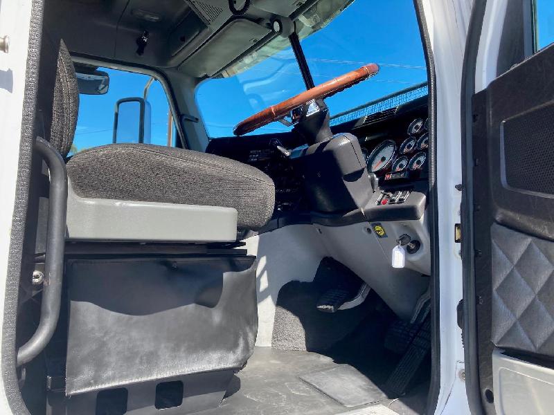 2012 Freightliner Coronado 122 