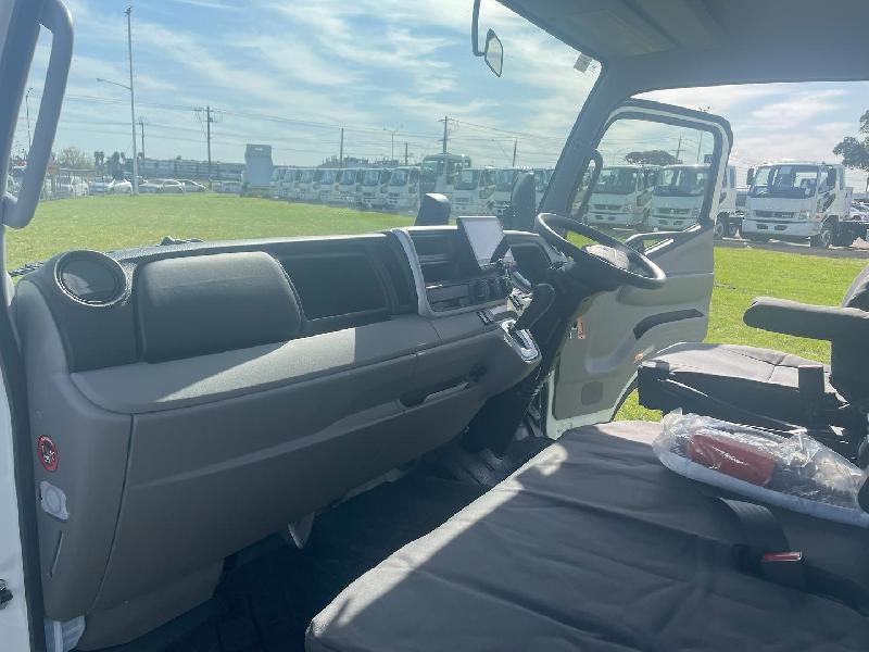 2024 Fuso Canter 815 