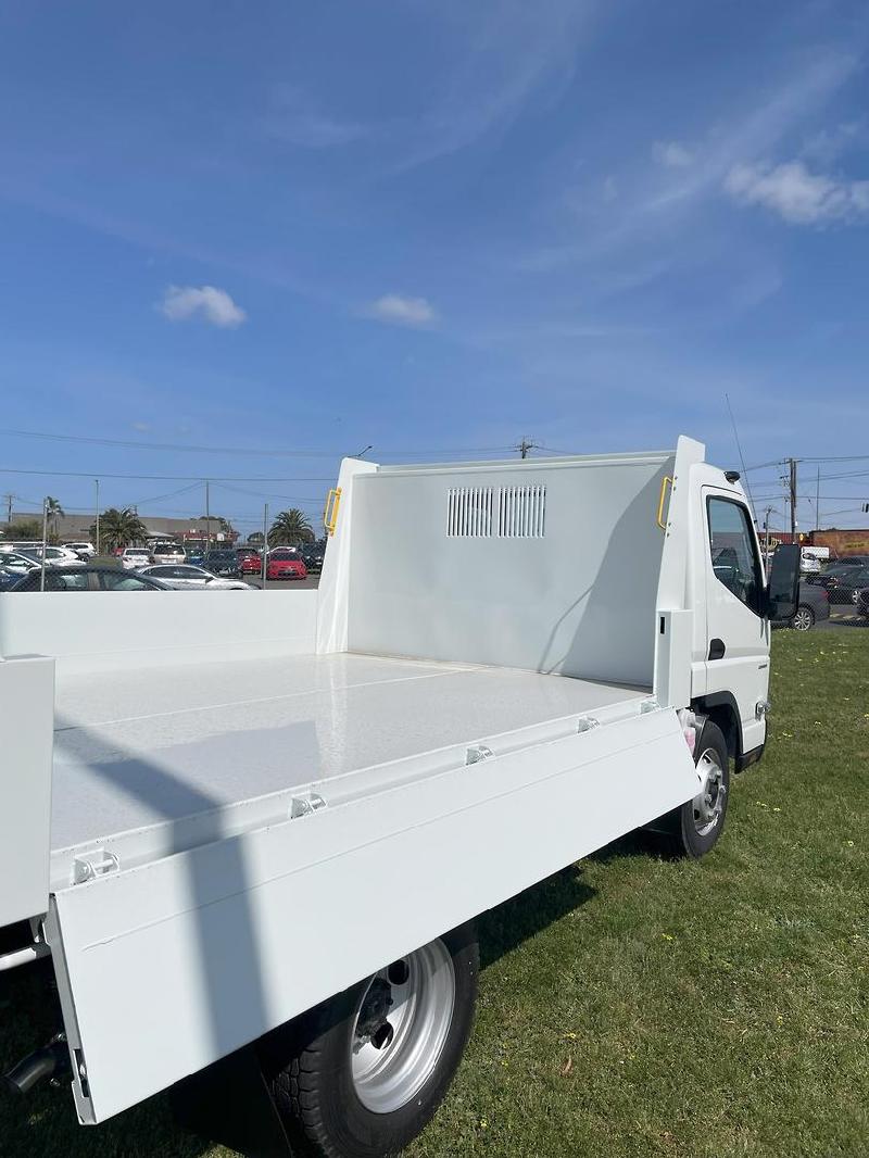 2024 Fuso Canter 815 