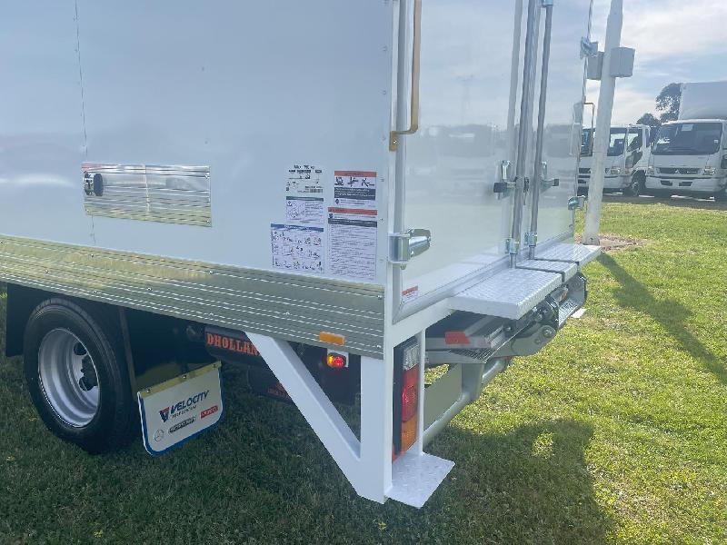 2024 Fuso Canter 815 