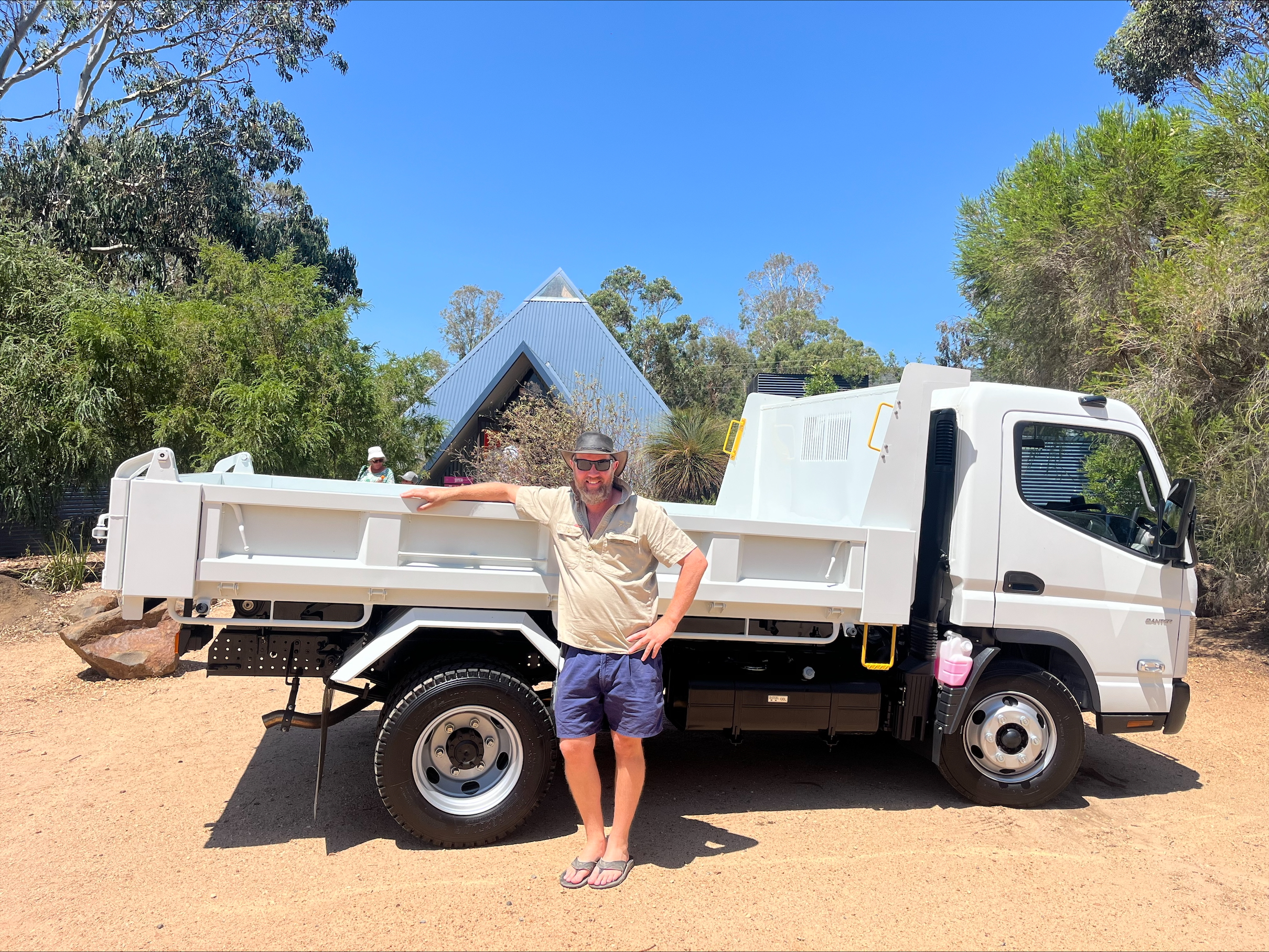 Halls Gap Zoo - their brand new Fuso 815 Manual Tipper!