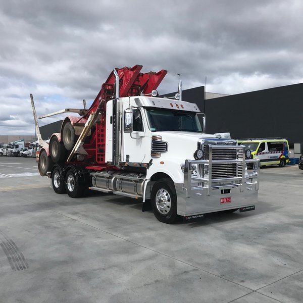 Freightliner Coronado 114