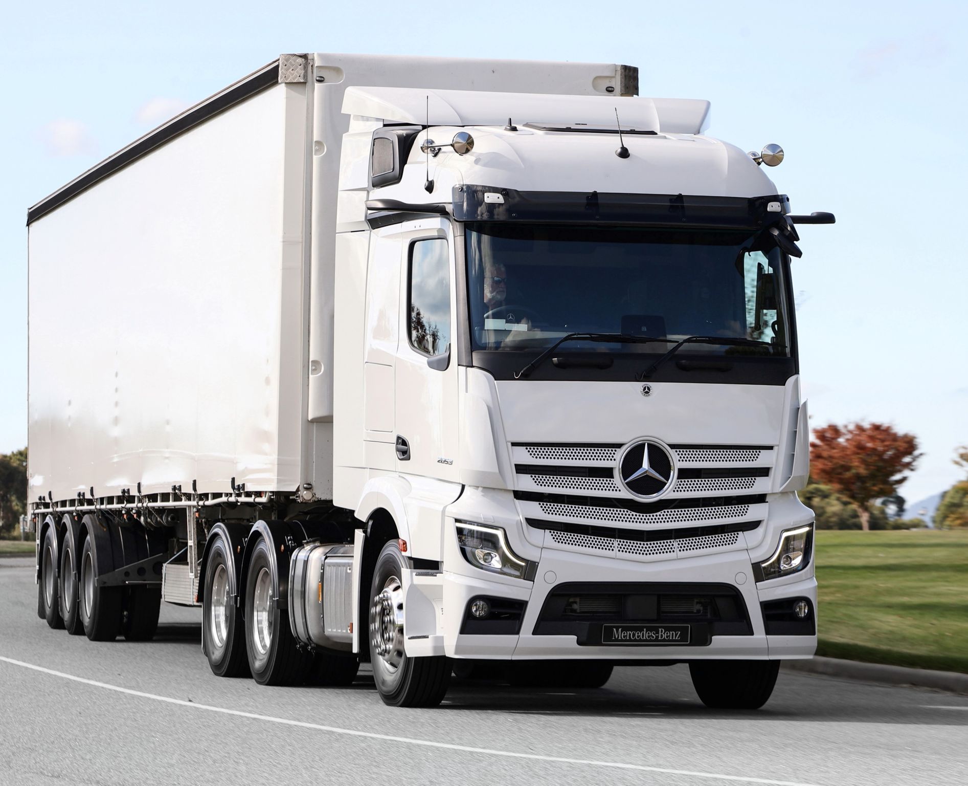 The fuel economy of the Mercedes-Benz Trucks Actros was already legendary.