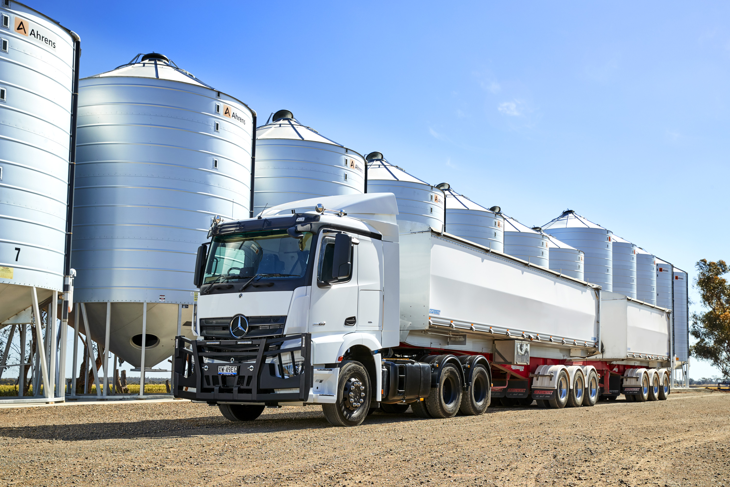 Farming farmily brings in the harvest with Mercedes-Benz Actros