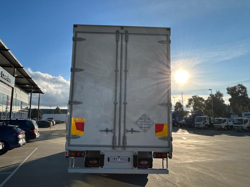 2018 Fuso Fighter 2427 14 Pallet Curtainsider 