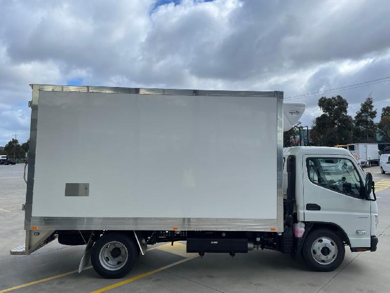 2025 Fuso CANTER 515 Narrow Cab 3 Pallet Fridge 