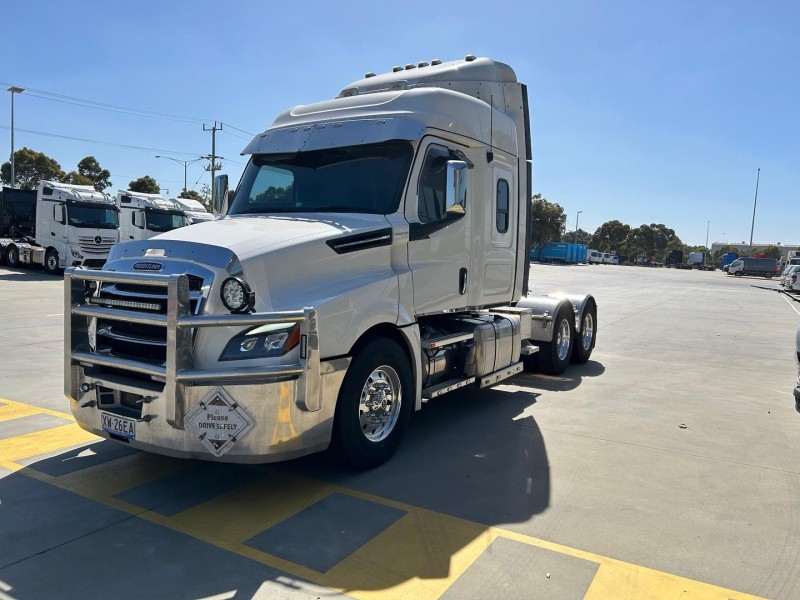 2022 Freightliner Cascadia 126 126 48 Bunk