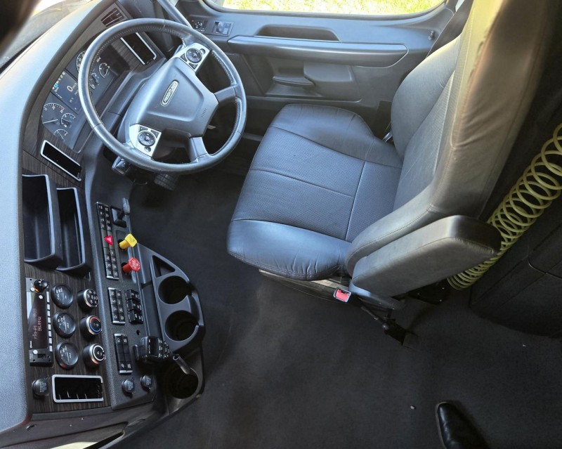 2021 Freightliner Cascadia AS HIGHROOF 6X4 PRIME MOVER 