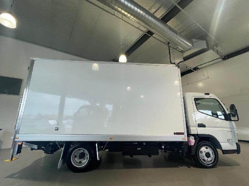 2025 Fuso 515 Car Licence Pantech 