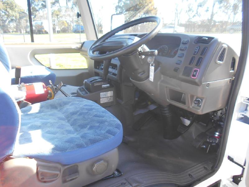 2018 Mitsubishi Fuso ROSA DELUXE 25 SEATER AUTOMATIC BUS 
