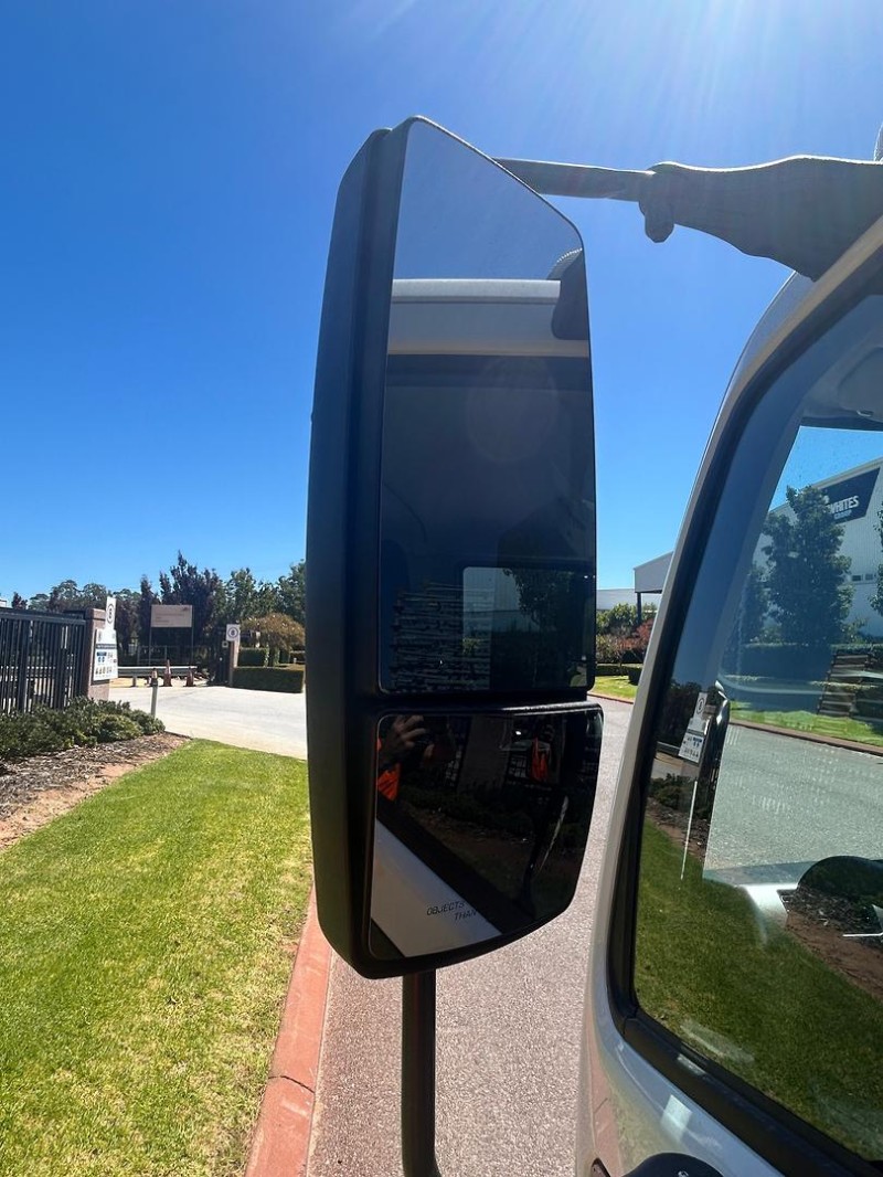 2025 Fuso Fighter 1124 Auto Traytop 