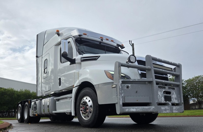 2021 Freightliner Cascadia 126 