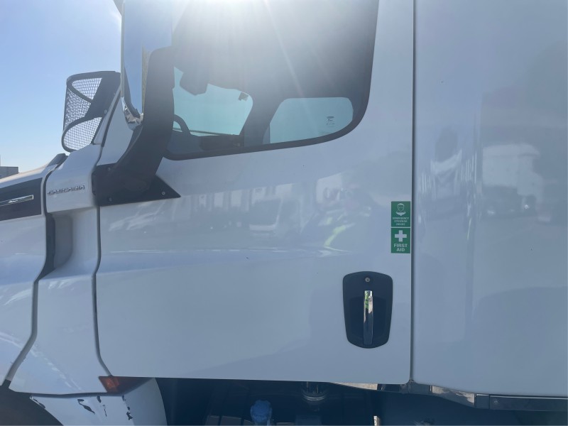 2021 Freightliner Cascadia 126 145000kg GCM 60 inch sleeper Double bunks 