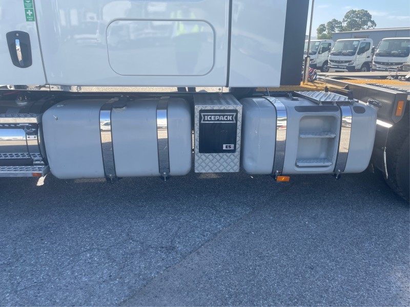 2021 Freightliner Cascadia 126 145000kg GCM 60 inch sleeper Double bunks 