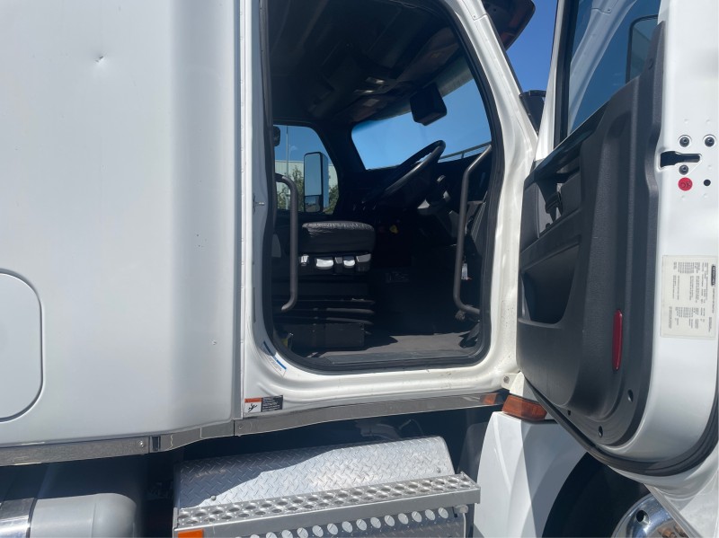 2022 Freightliner Cascadia 126 2022 FREIGHTLINER 126 CASCADIA PRIME MOVER 