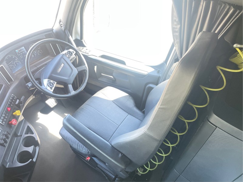 2022 Freightliner Cascadia 126 2022 FREIGHTLINER 126 CASCADIA PRIME MOVER 