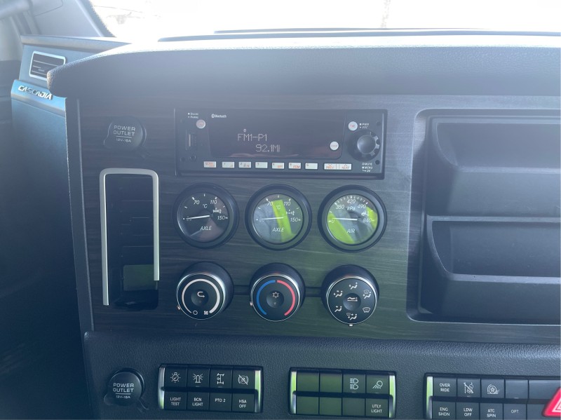 2022 Freightliner Cascadia 126 2022 FREIGHTLINER 126 CASCADIA PRIME MOVER 