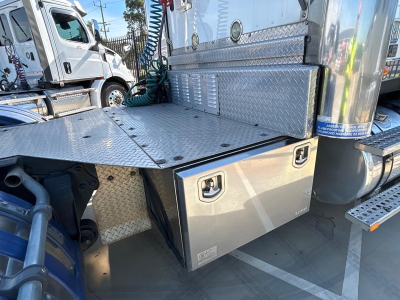 2019 Freightliner Coronado 114 