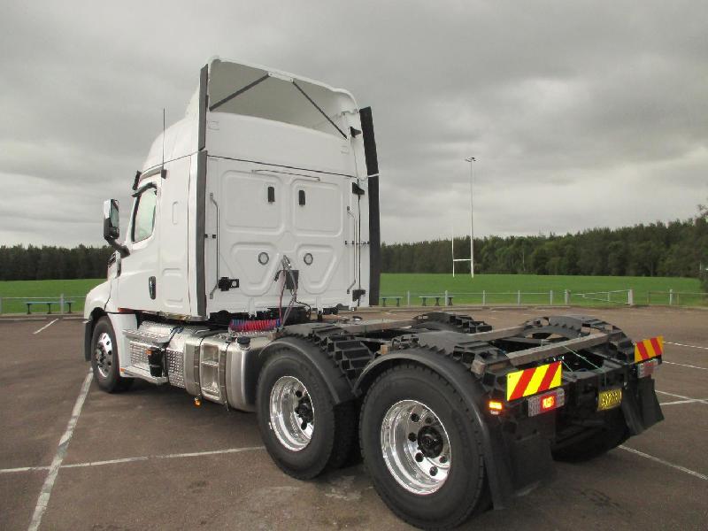 2024 Freightliner Cascadia 126 